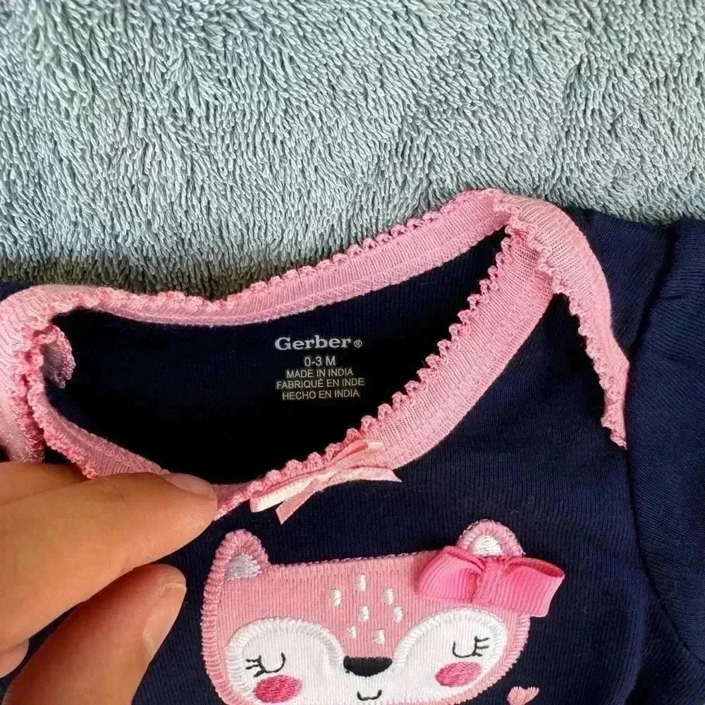 Set of 2 Onesies NWOT 0-3m